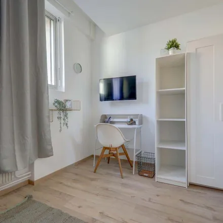 Rent this 1 bed room on 75 Rue Rachais in 69007 Lyon, France