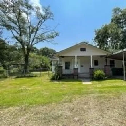 Rent this 3 bed house on 1024 Avenue I in Bogalusa, LA 70427