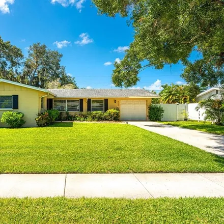 Buy this 2 bed house on 5422 Knollwood Place in Sarasota County, FL 34232