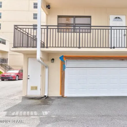 Buy this 2 bed condo on 3761 South Atlantic Avenue in Daytona Beach Shores, Volusia County