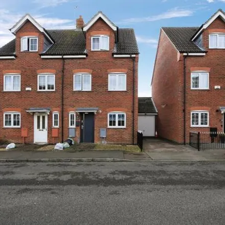 Buy this 4 bed duplex on Livingstone Drive in Spalding, Lincolnshire