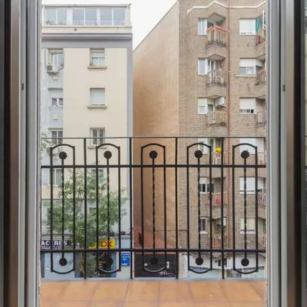 Image 4 - Calle de la Batalla del Salado, 49, 28045 Madrid, Spain - Apartment for rent