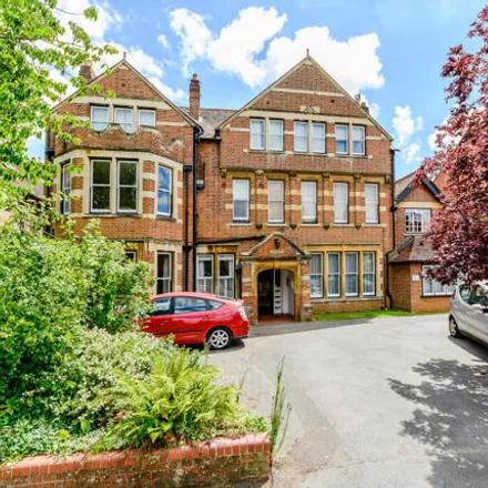 Rent this 2 bed apartment on St Clare's International College in Bardwell Road, Central North Oxford