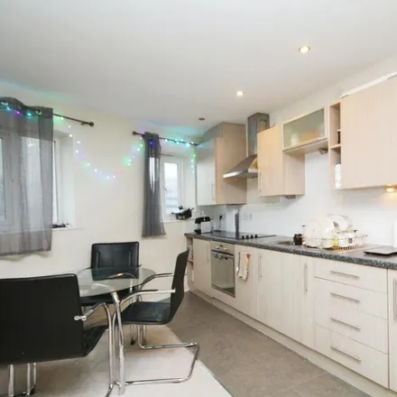 Image 2 - Meridian House, Friars' Road, Coventry, CV1 2LL, United Kingdom - Apartment for rent
