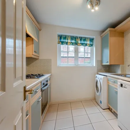 Image 3 - Chester, Thomas Brassey Close, CH2 3AE, United Kingdom - Apartment for rent