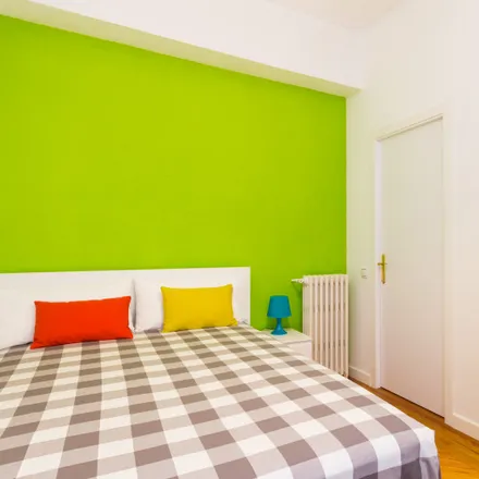 Rent this 4 bed room on Madrid in BiciMAD, Calle de Fernández de la Hoz
