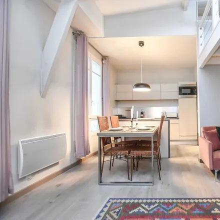 Image 4 - Junot, Avenue de Villiers, 75017 Paris, France - Apartment for rent