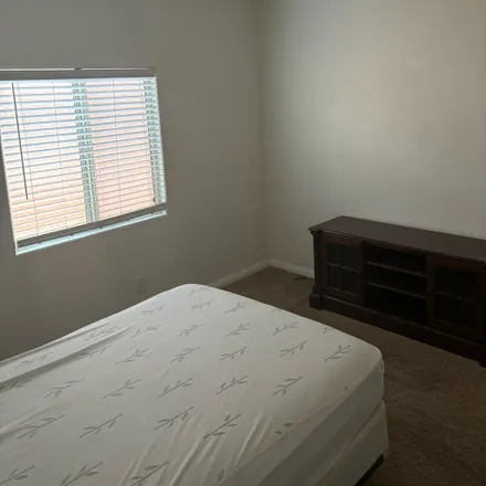 Image 4 - 8126 Minots Ledge Avenue, Spring Valley, NV 89147, USA - Room for rent