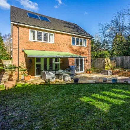 Image 6 - Hawthorn Gardens, Caterham on the Hill, CR3 5HW, United Kingdom - House for sale