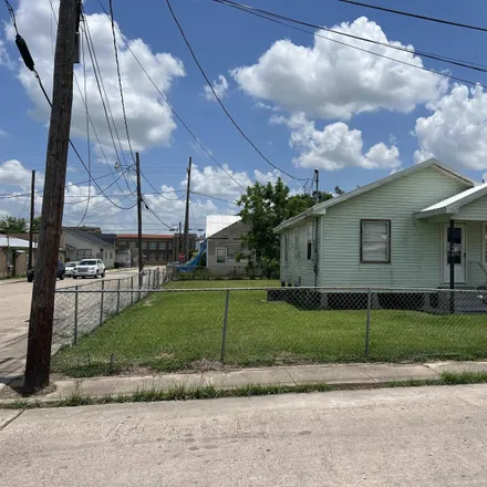 Buy this 2 bed house on Canal Street in Houma, LA 70360