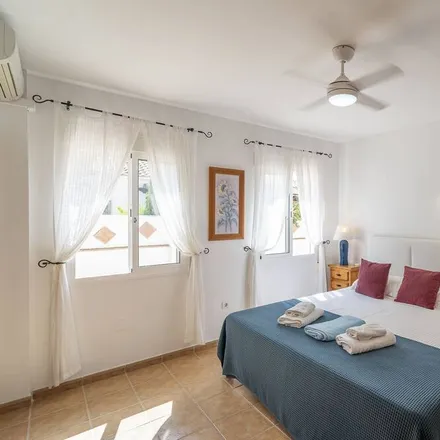 Rent this 2 bed house on La Viñuela in UR 1AB Embalse, 29712 Cortijo Romero