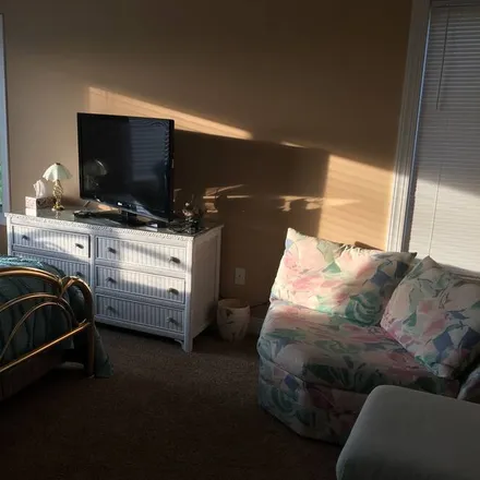 Rent this 1 bed apartment on Wildwood in NJ, 08260