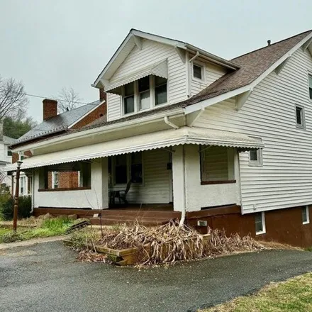 Buy this 4 bed house on 4108 Fort Avenue in Lynchburg, VA 24502
