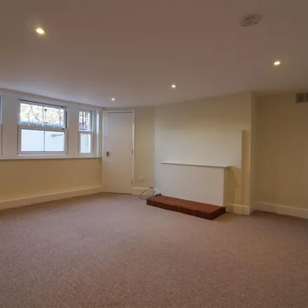 Image 9 - Orchard Day Nursery, Henley Road, Reading, RG4 6LR, United Kingdom - Apartment for rent