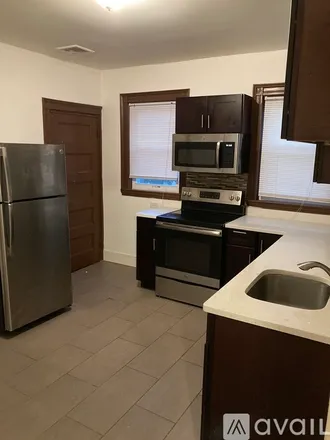 Rent this 1 bed apartment on 98 Topliff St