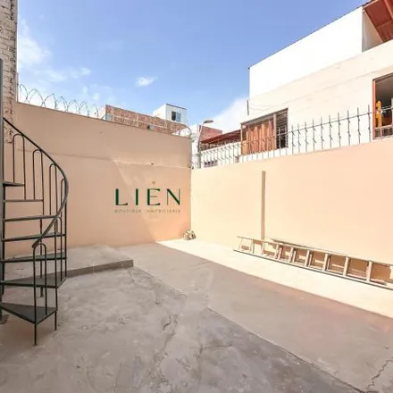 Rent this studio house on Alameda Coronel José Andrés Rázuri 249 in Santiago de Surco, Lima Metropolitan Area 15029