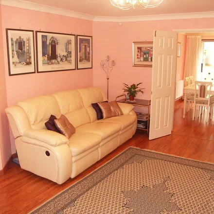 Rent this 4 bed apartment on Badger Way in Hazlemere, HP15 7JJ