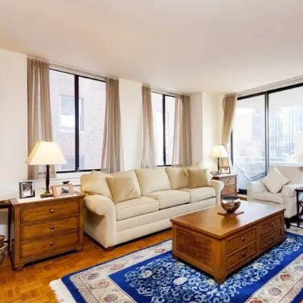Rent this 1 bed condo on 140 Charles Street in New York, NY 10014