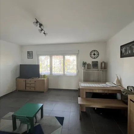 Rent this 3 bed apartment on 6 Rue de Bar le Duc in 57970 Yutz, France