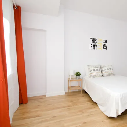 Rent this 6 bed room on Madrid in Calle de Joaquín María López, 23