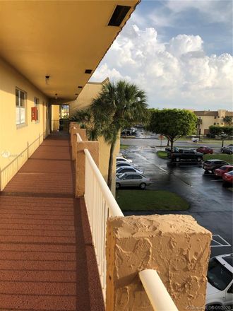 2 Bed Apartment At Sunrise Lakes Boulevard Sunrise Fl