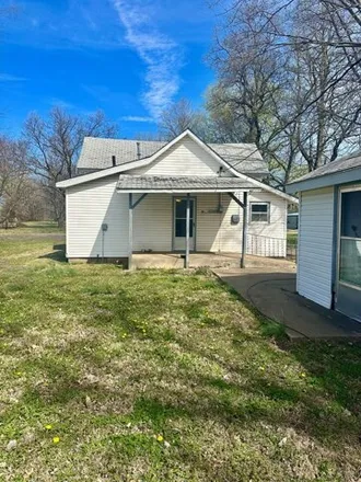 Image 6 - 965 Kansas Street, Coffeyville, KS 67337, USA - House for sale