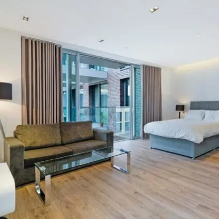 Rent this studio apartment on Cashmere House in Londres, London