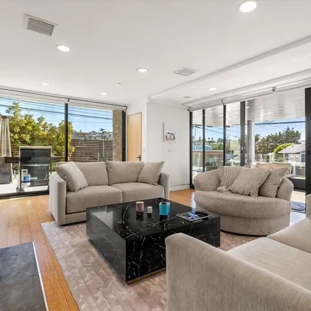 Image 5 - 701 Topaz Street, Clifton, Redondo Beach, CA 90277, USA - Apartment for rent