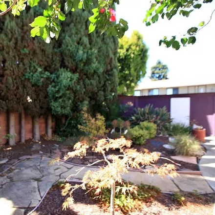 Rent this 1 bed room on 605 North 16th Street in San Jose, CA 95112