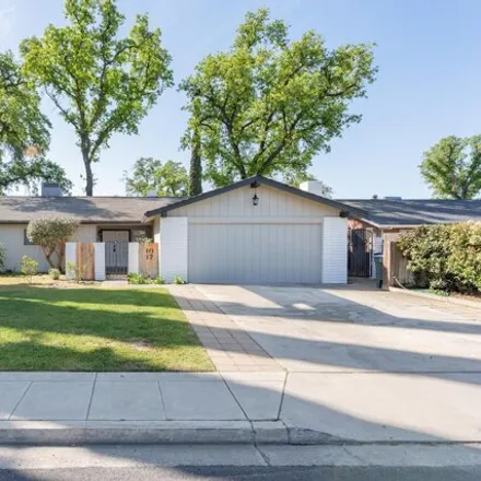 Buy this 3 bed house on Walnut & Sowell (W) in West Walnut Avenue, Visalia