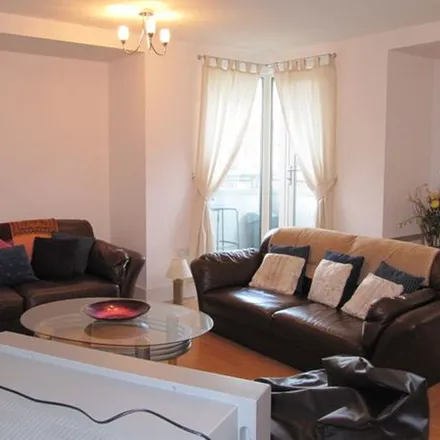 Rent this 2 bed apartment on unnamed road in Cardiff, CF10 2BH