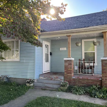 Image 1 - 2123 North 17th Street, Springfield, IL 62702, USA - House for sale