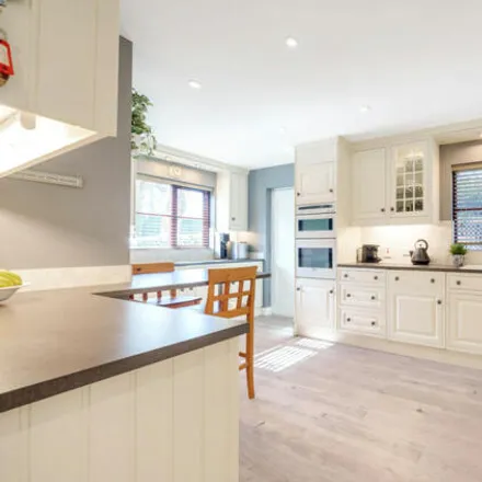 Image 3 - Ashdale Park, Wokingham, RG40 3QS, United Kingdom - House for sale