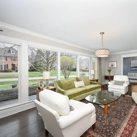 Image 4 - 691 Wingate Road, Glen Ellyn, IL 60137, USA - House for sale