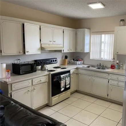 Buy this 1 bed condo on 1859 Cleveland Street in Hollywood, FL 33020