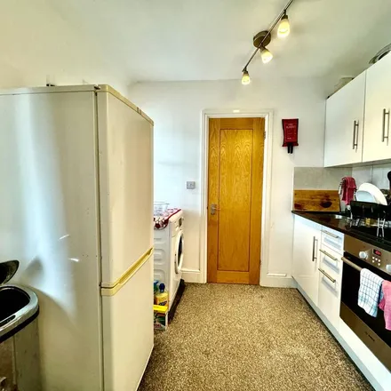 Image 4 - Layfield Road, London, NW4 3UG, United Kingdom - Apartment for rent