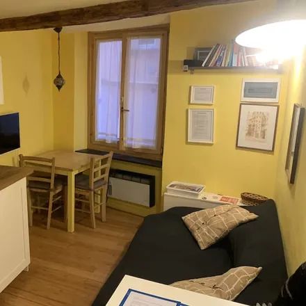 Rent this studio house on Genoa