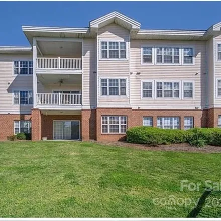 Buy this 1 bed condo on 9045 Meadow Vista Road in Charlotte, NC 28213