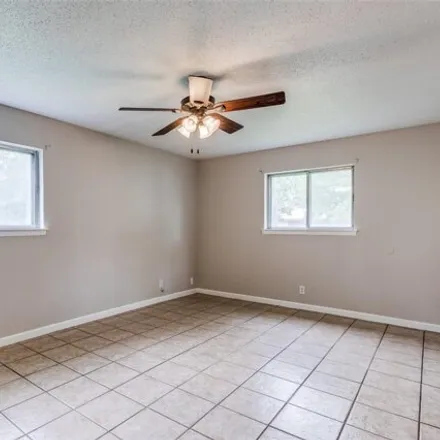 Image 5 - 5436 Greenwood Way, North Richland Hills, TX 76180, USA - House for rent