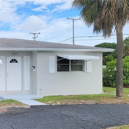 Rent this 2 bed house on 707 Greenbriar Drive in Lake Park, Palm Beach County