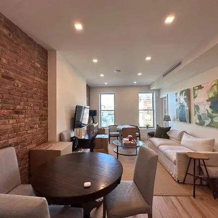 Image 1 - 808A Bergen Street, New York, NY 11238, USA - Townhouse for rent