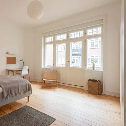 Rent this 5 bed room on Den Grønne Sti in 2000 Frederiksberg, Denmark