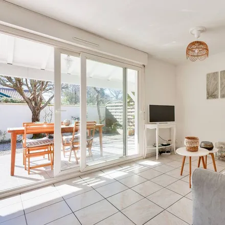 Rent this 2 bed house on 33510 Andernos-les-Bains
