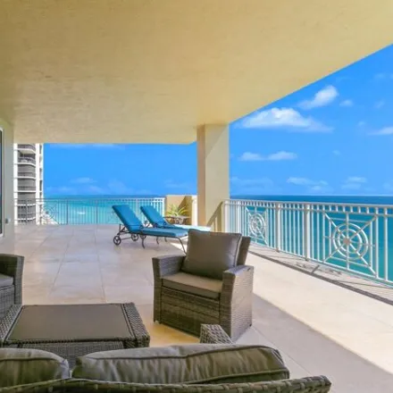 Image 3 - 5280 North Ocean Drive, Palm Beach Isles, Riviera Beach, FL 33404, USA - Condo for sale