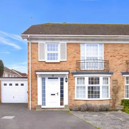 Buy this 4 bed duplex on Cobay Close in Hythe, CT21 6AA