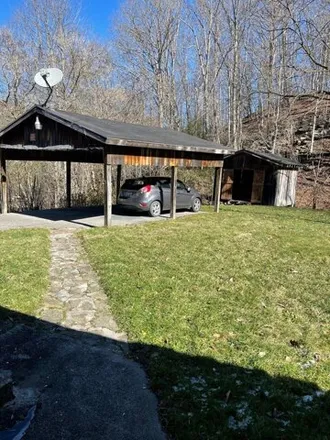 Image 3 - 19 No 3 Hill, Jenkins, Letcher County, KY 41537, USA - House for sale