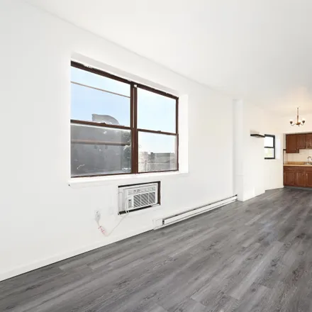 Image 1 - Central Avenue at South Street, Central Avenue, Jersey City, NJ 07307, USA - Townhouse for rent