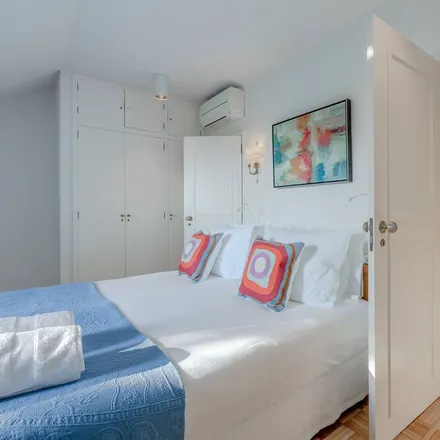 Rent this 4 bed house on Estoril in Paredão de Cascais, 2765-587 Cascais