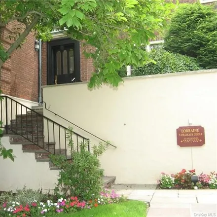 Rent this studio apartment on Chateaux Circle in Village of Scarsdale, NY 10583
