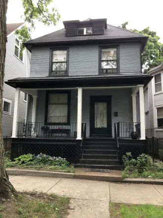 Buy this 4 bed house on 1605 West Cullom Avenue in Chicago, IL 60613